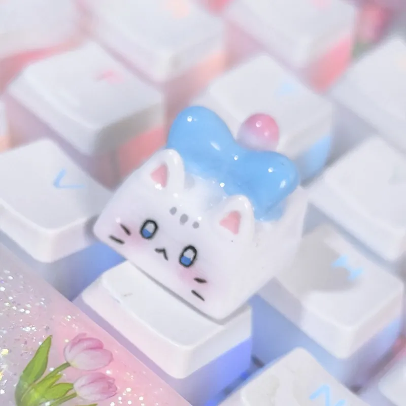 innocent-eyed-cat-series-keycaps-blue