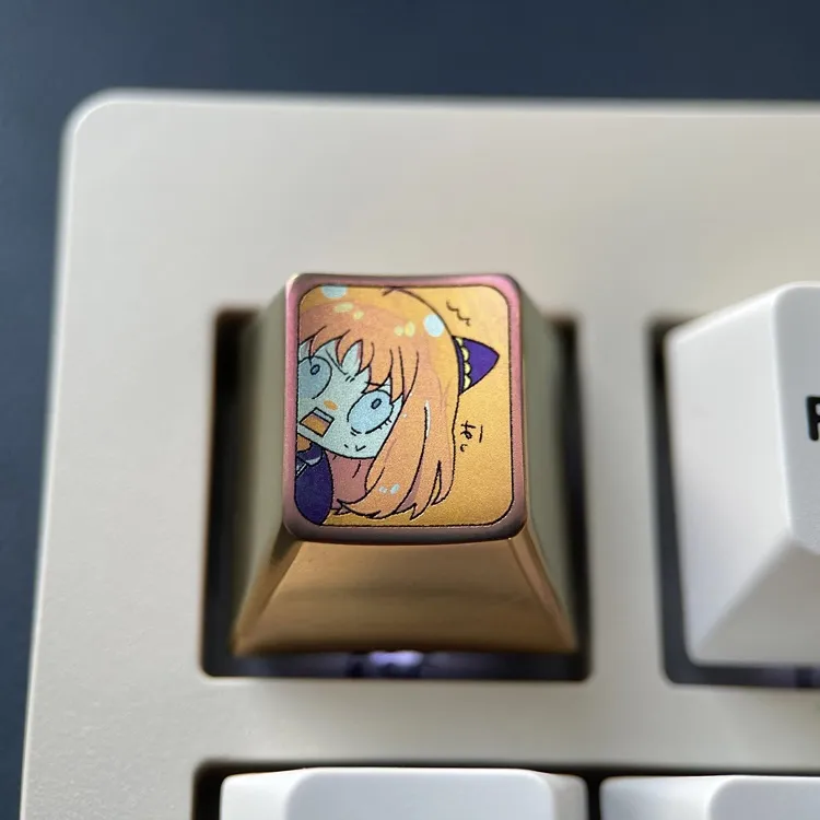 spyxfamily-anya-forger-shocked-expression-keycap-cover