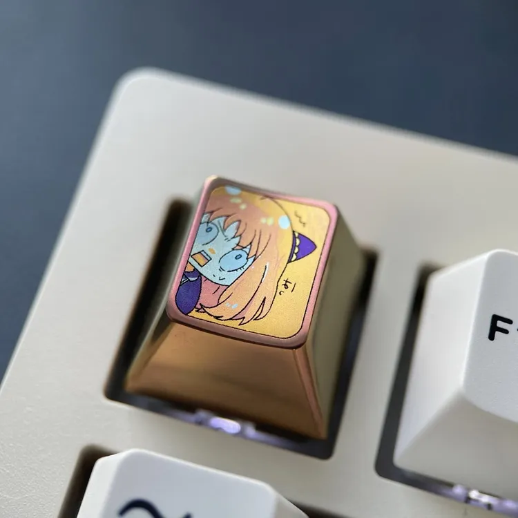 spyxfamily-anya-forger-shocked-expression-keycap-side