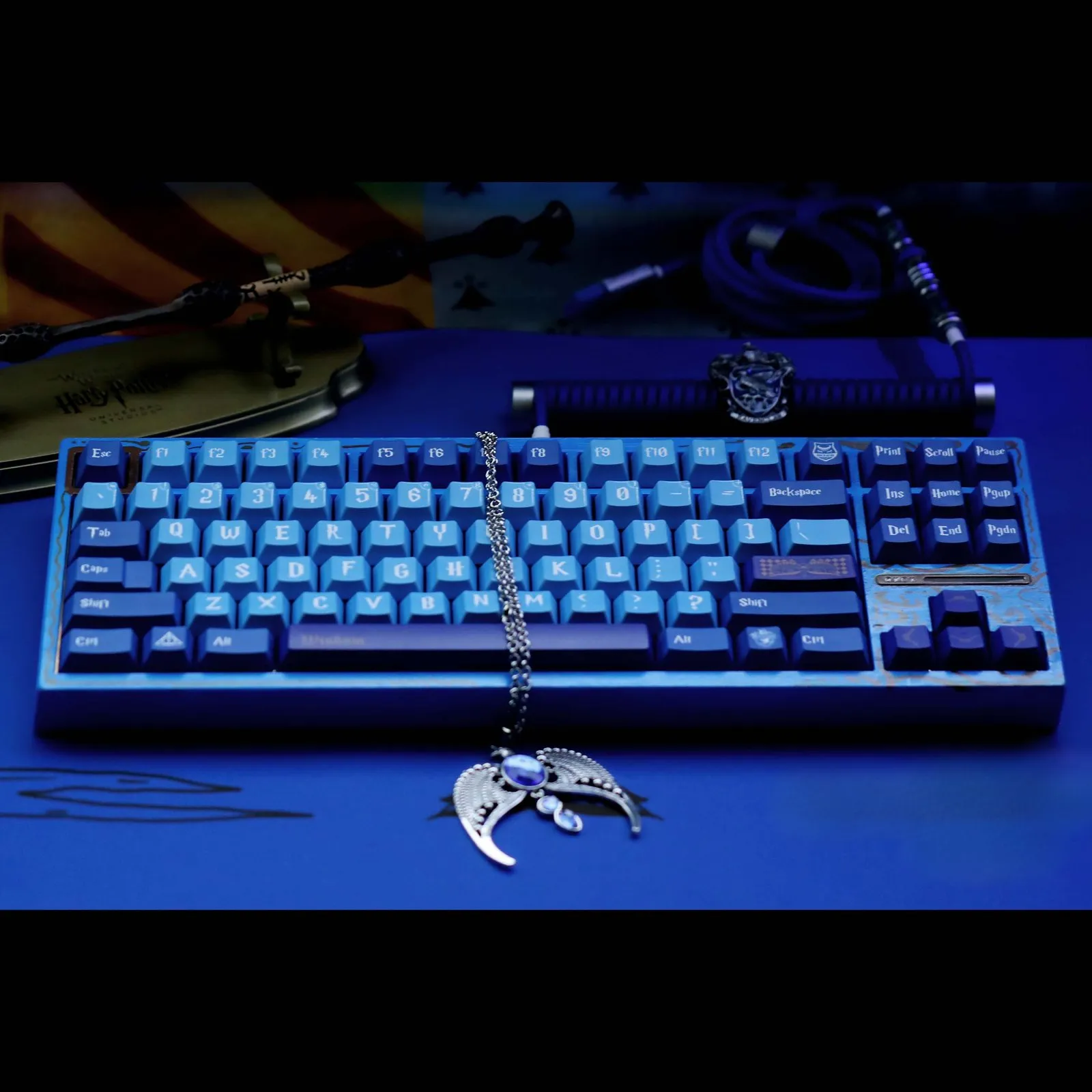 stylish-blue-batch-keycap-set-cover