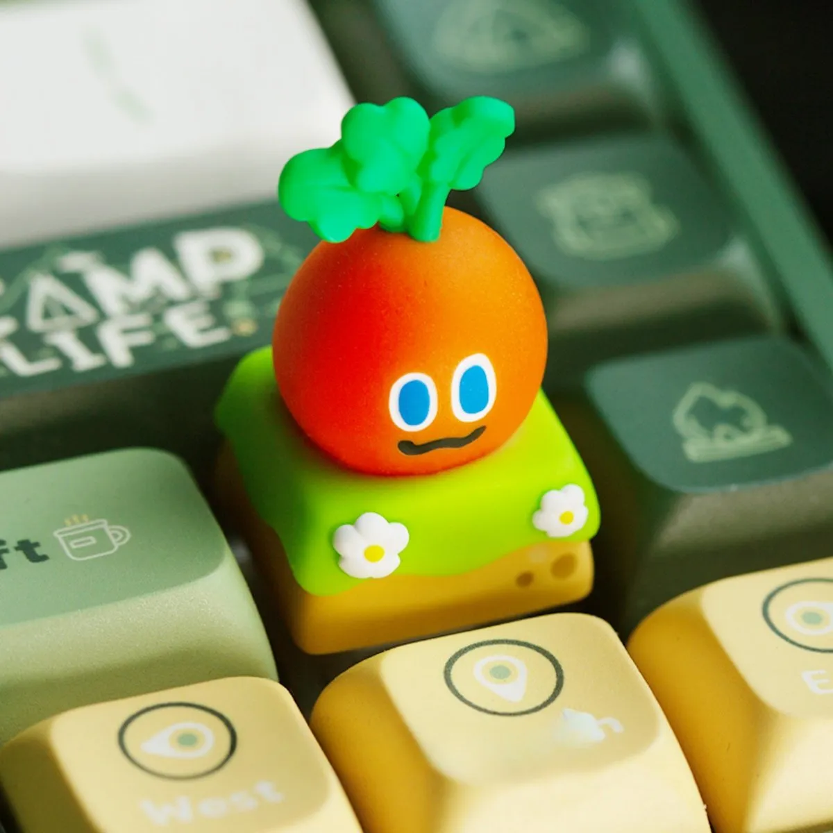 adorable-mojo-carrot-keycap-side