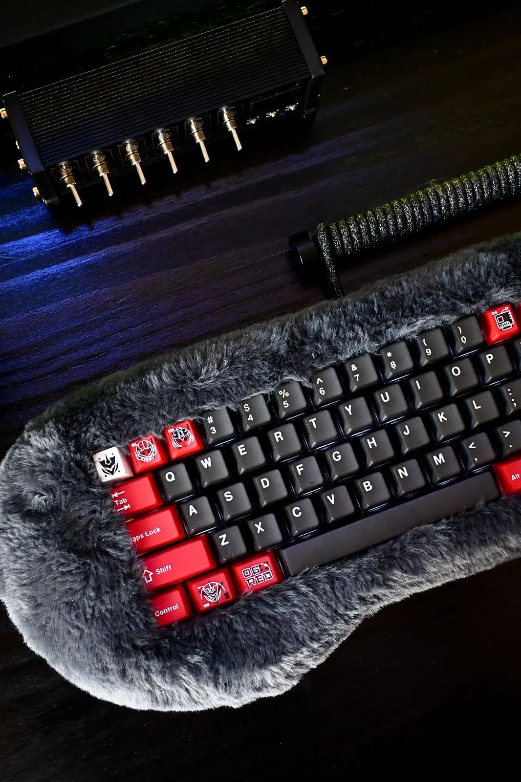 blazing-flame-oem-keycap-set-side3