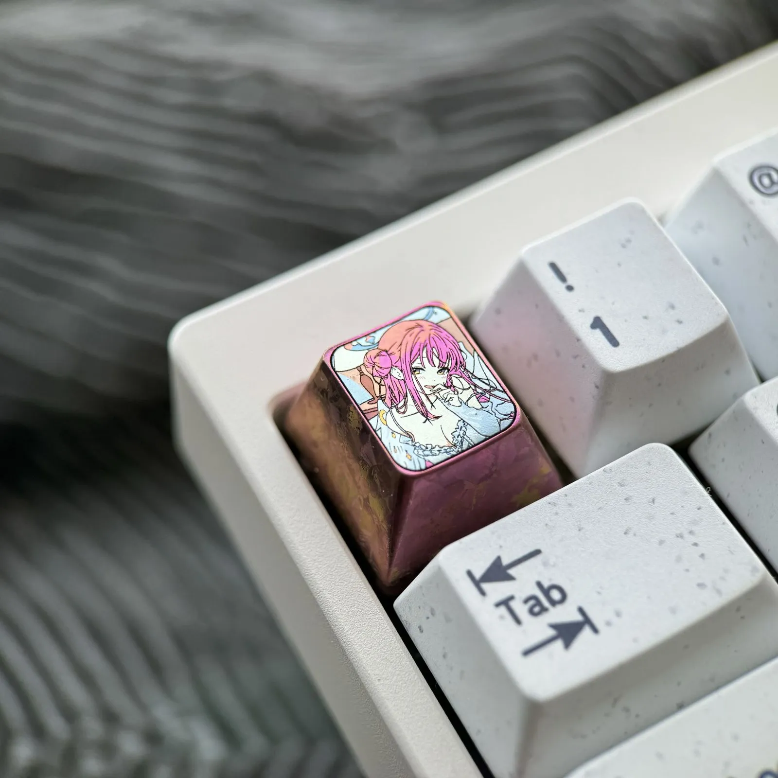blue-archive-misono-mika-keycap-side