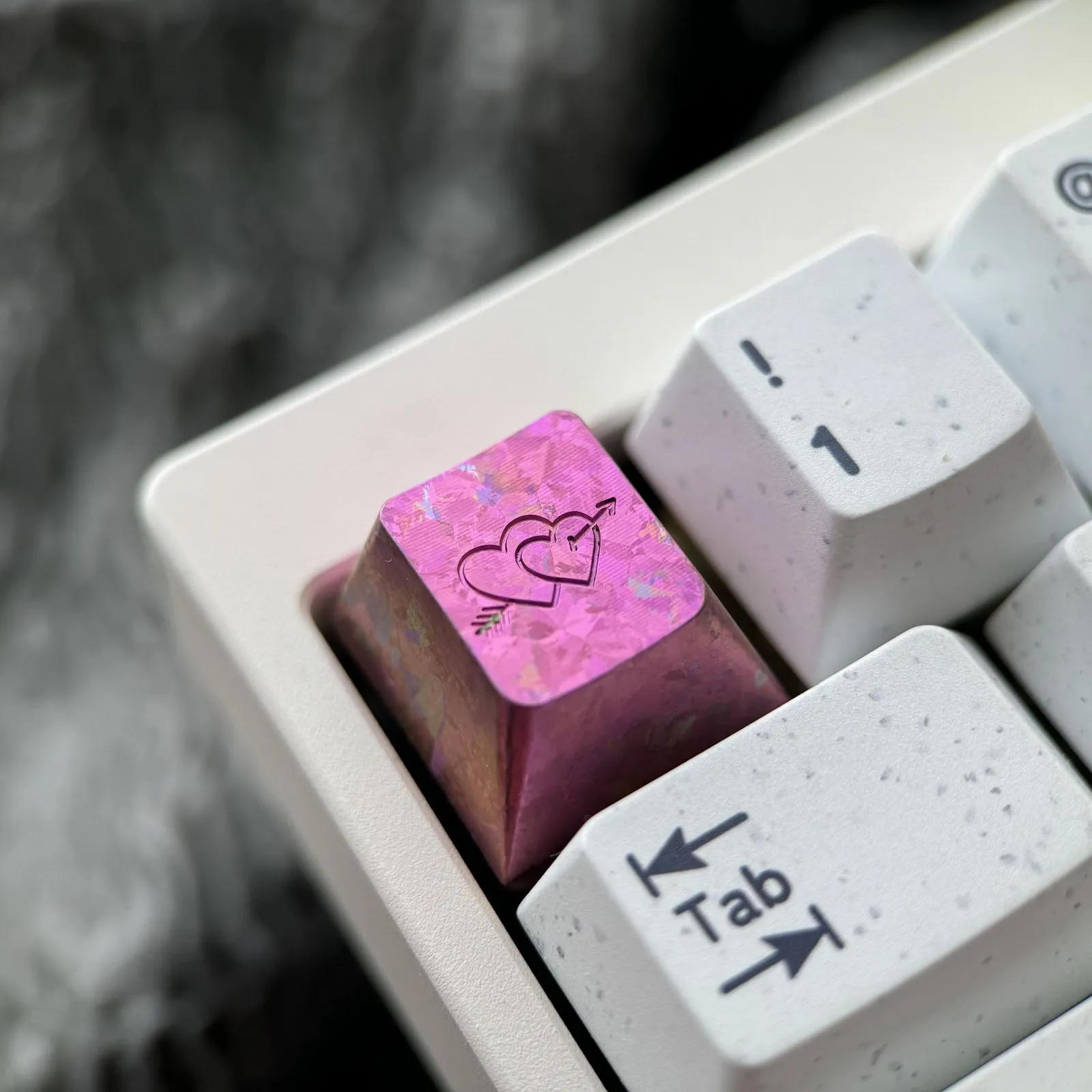 cupids-arrow-series-keycaps-pink