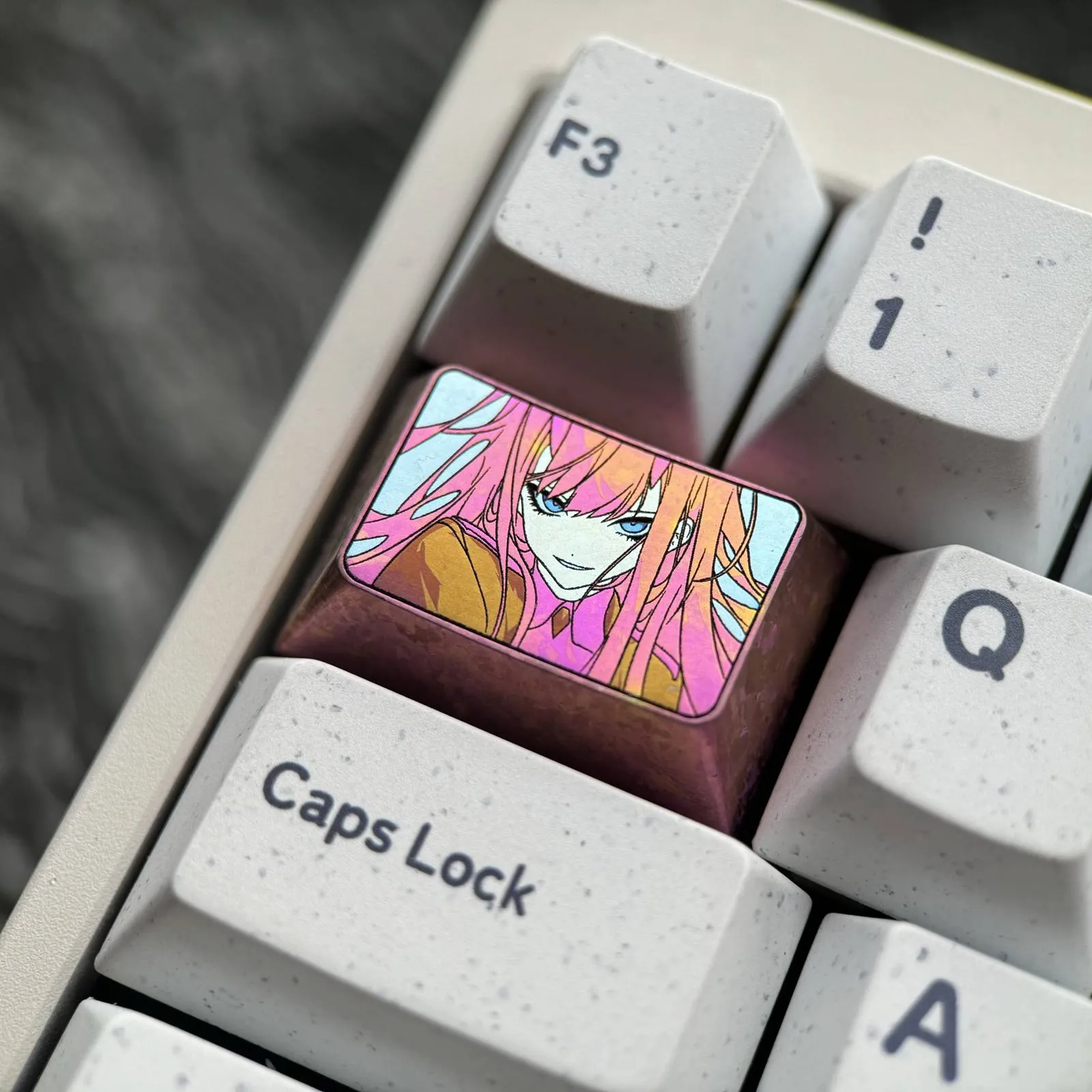 darlingin-thefranxx-zero-two-tabkey-keycap-side