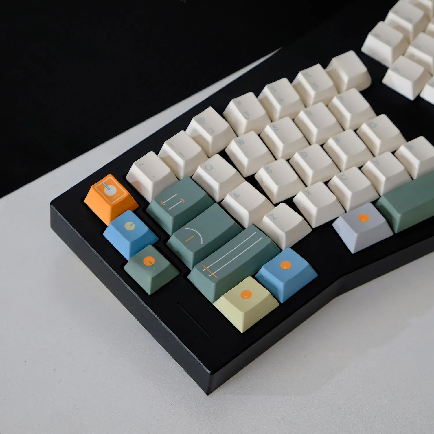 dieter-rams-series-oem-keycap-set-side