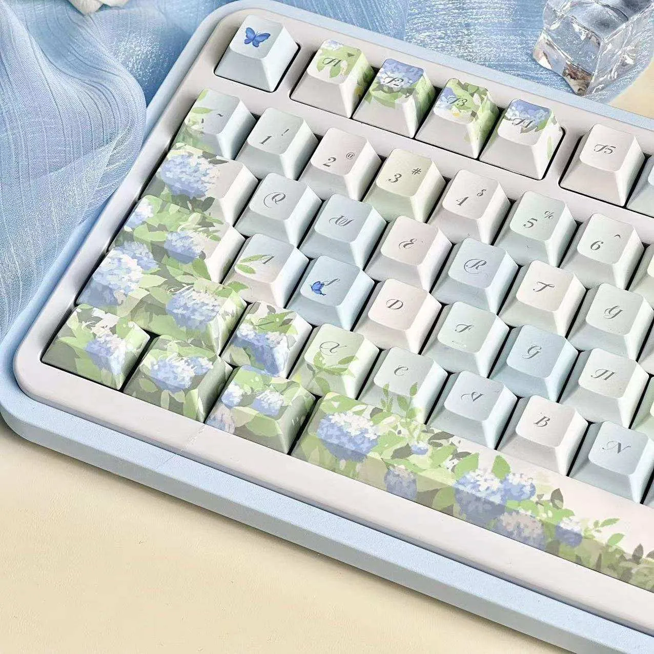 endless-summer-series-keycap-set-front2