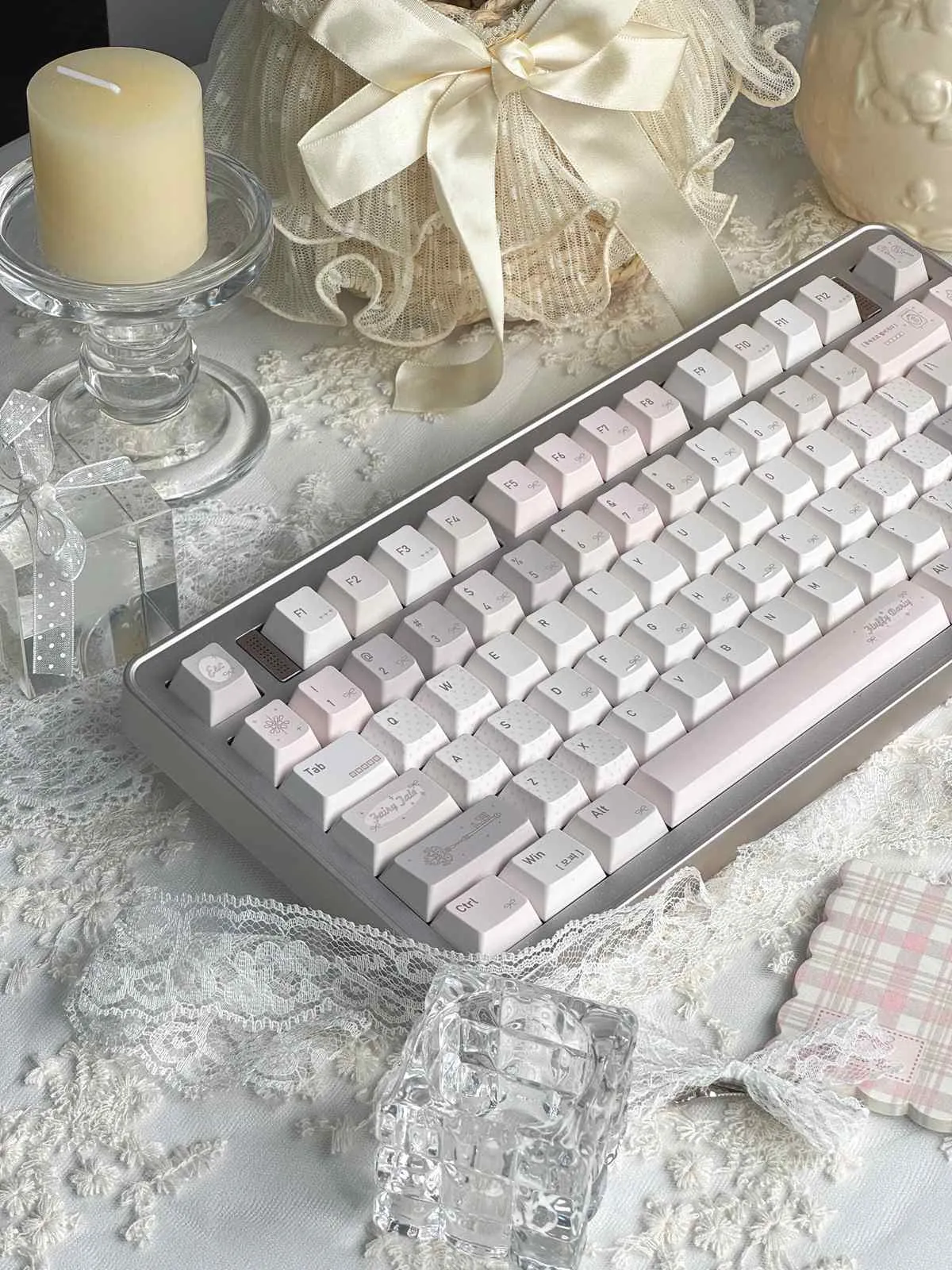 fluffy-daisy-oem-keycap-set-side