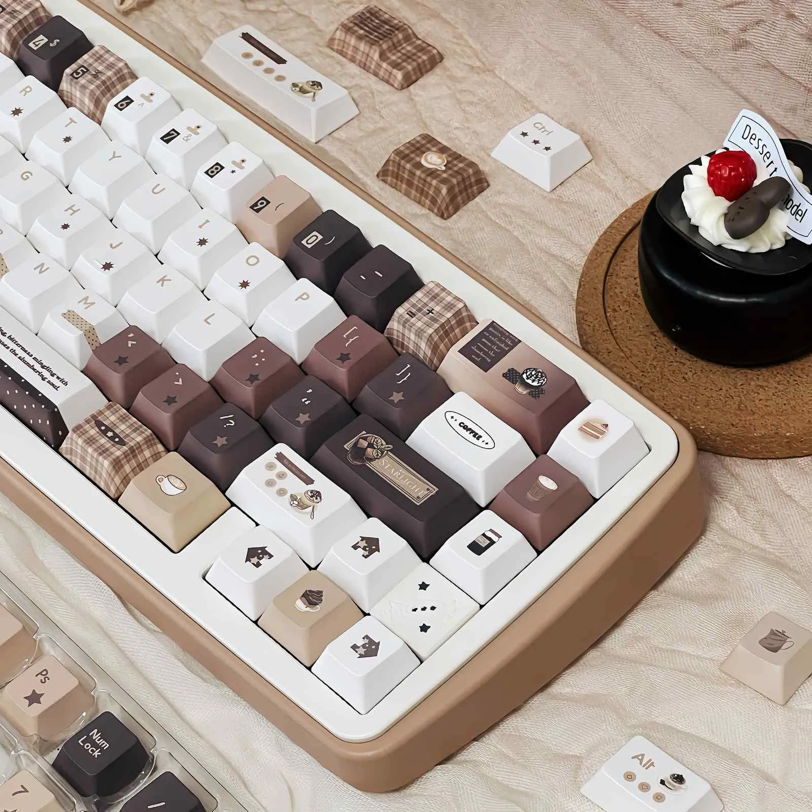 half-cup-poetry-coffee-keycap-set-side2