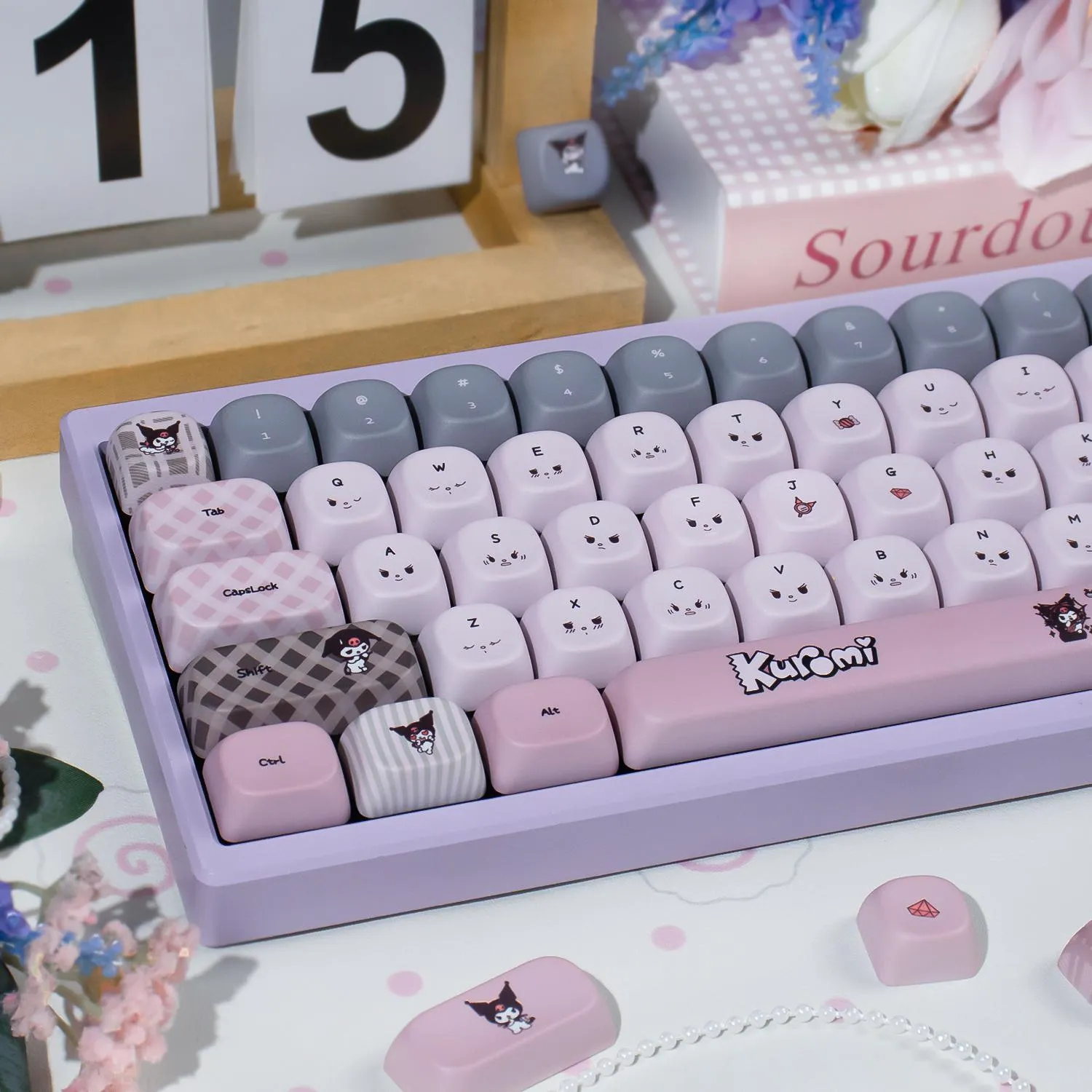 hello-kitty-kuromi-series-keycap-set-front2