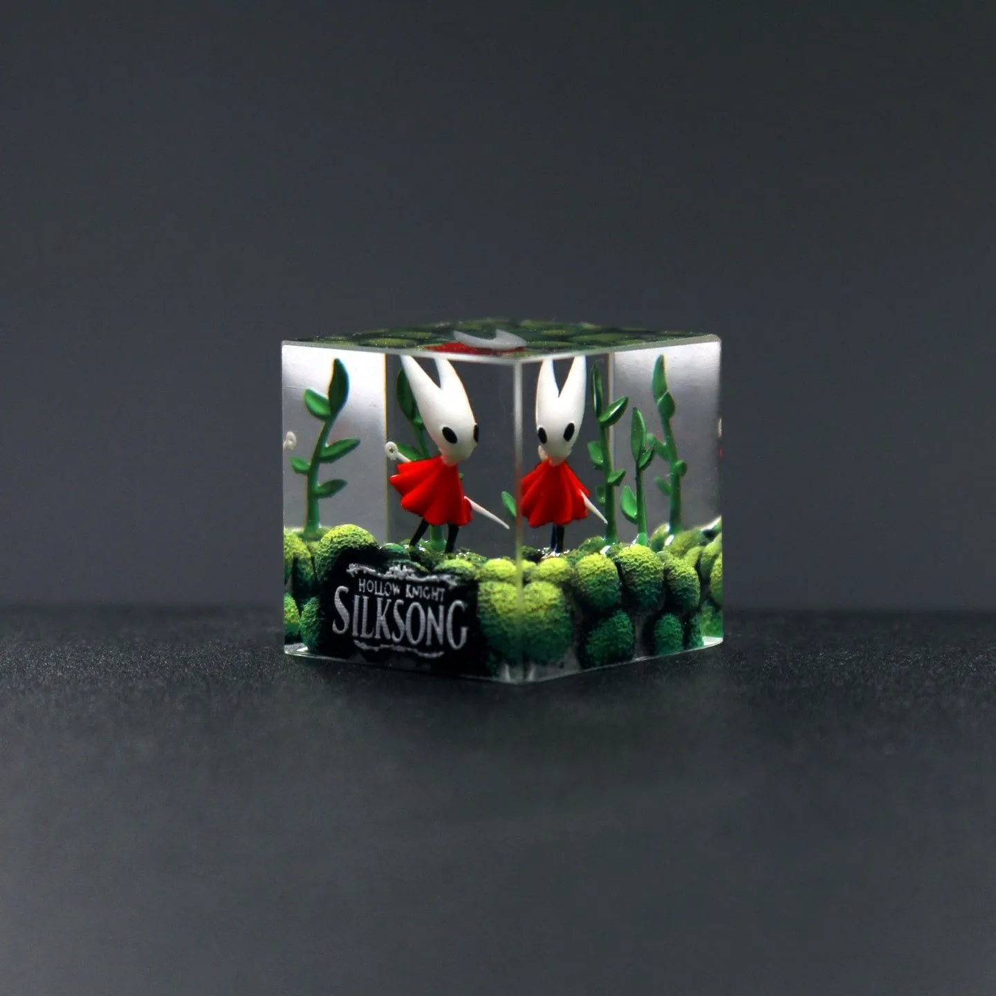 hollow-knight-silksong-hornet-transparent-keycap-side