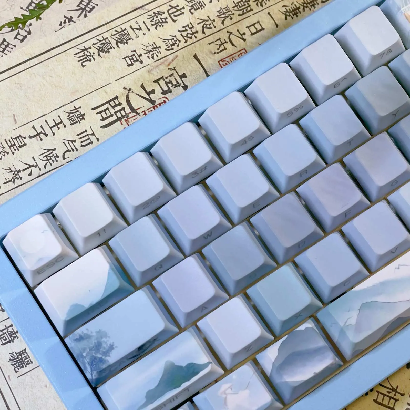 lake-mountain-scenery-oem-keycap-set-side