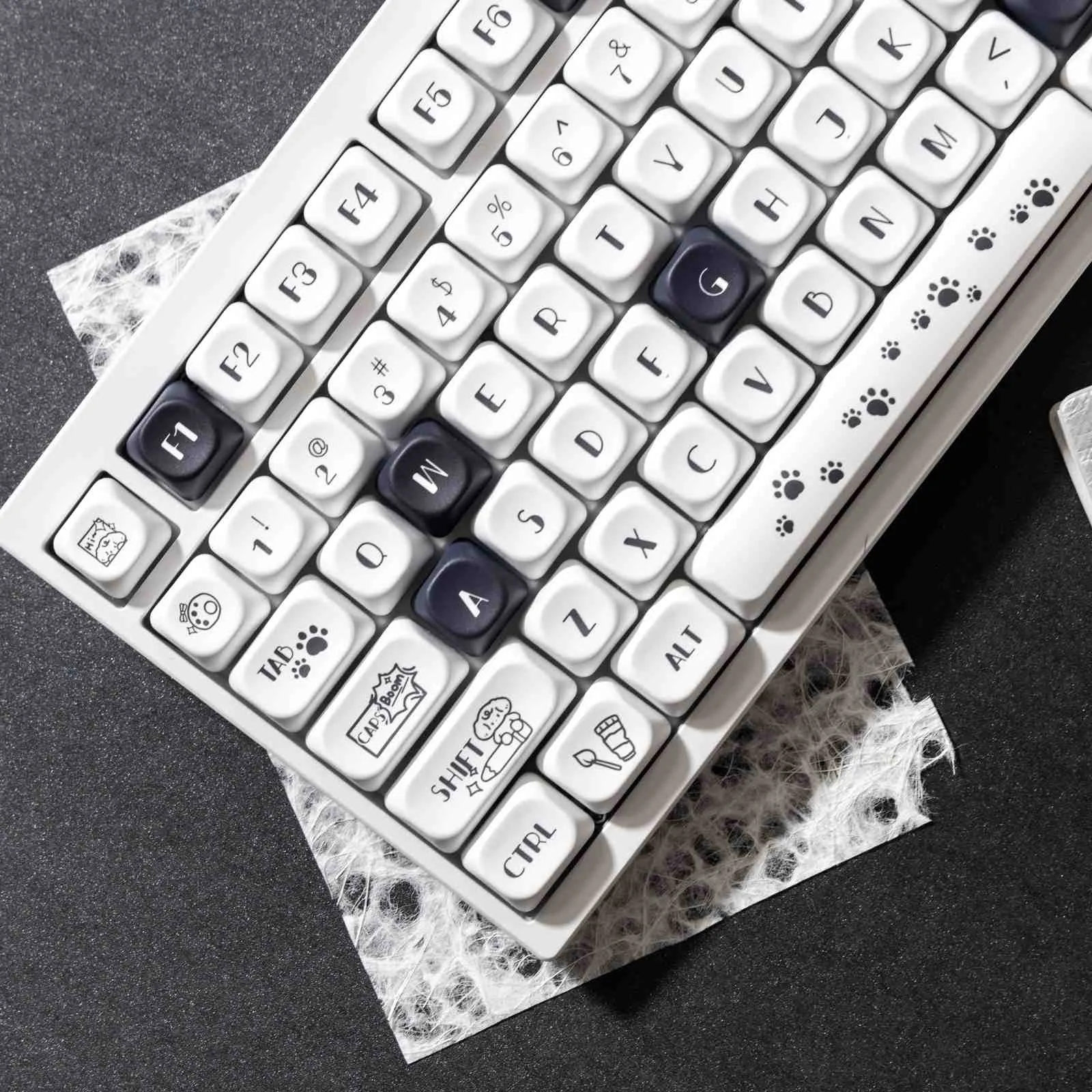 little-dog-comics-series-keycap-set-side