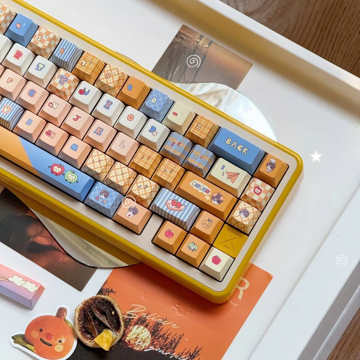 love-and-deepspace-caleb-series-keycapset-side