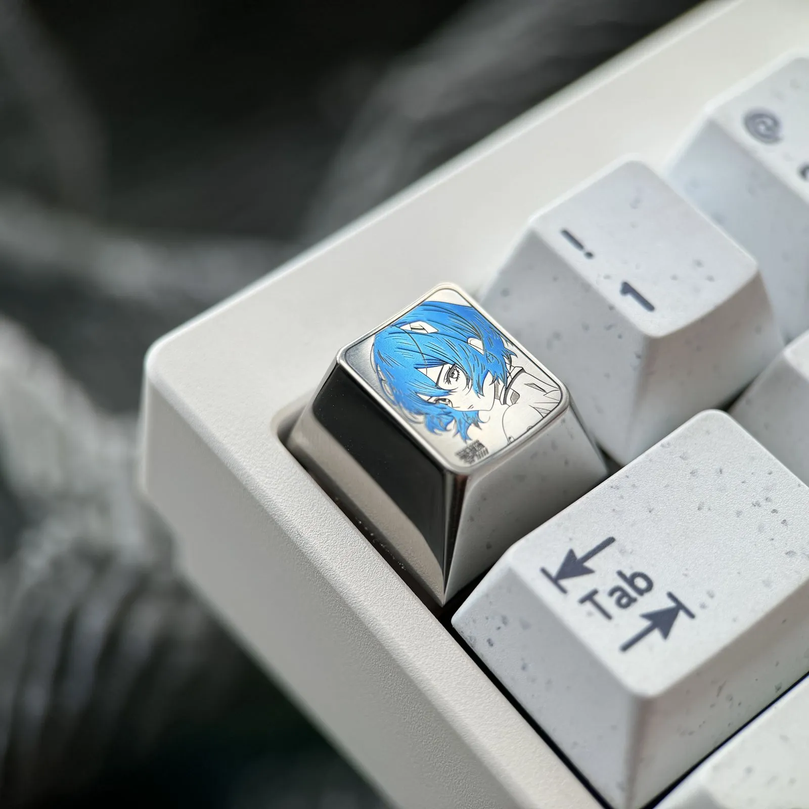 neon-genesis-evangelion-cool-reiayanami-keycap-side