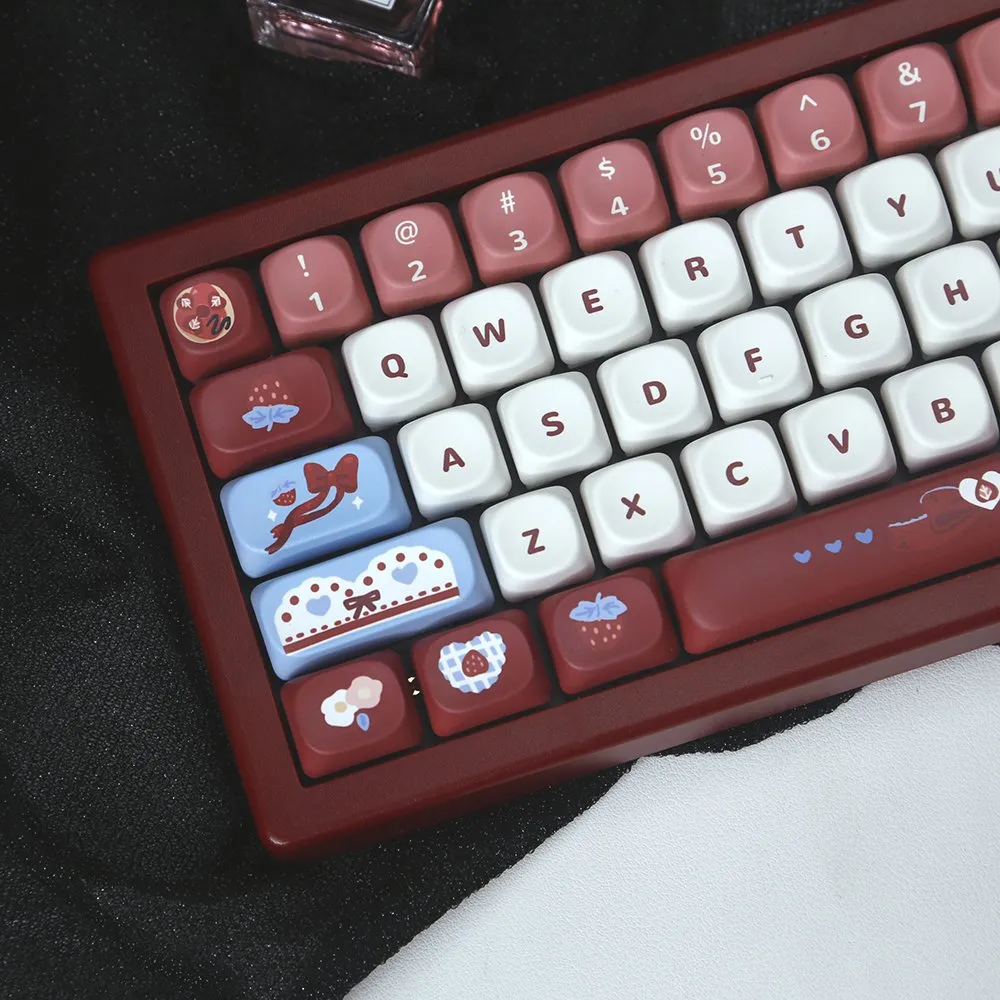 strawberry-fragrance-moa-keycap-set-side
