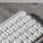 stylish-white-minimal-mo-keycap-set-side2