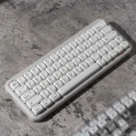 stylish-white-minimal-mo-keycap-set-upfront