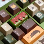 adorable-cake-themed-keycaps-side