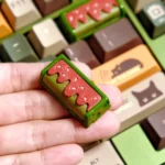adorable-cake-themed-keycaps-upfront