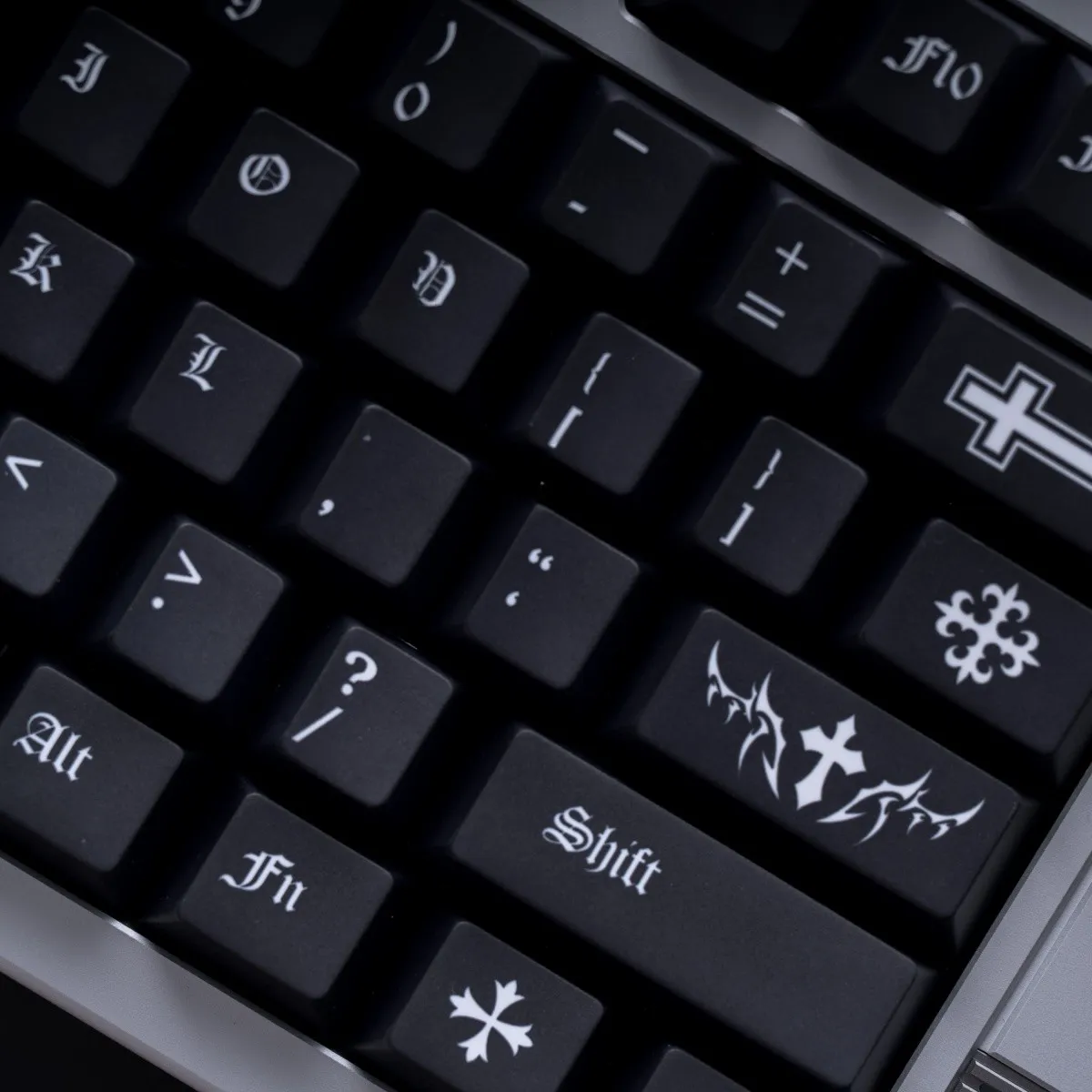 black-chrome-hearts-cherry-keycap-set-upfront