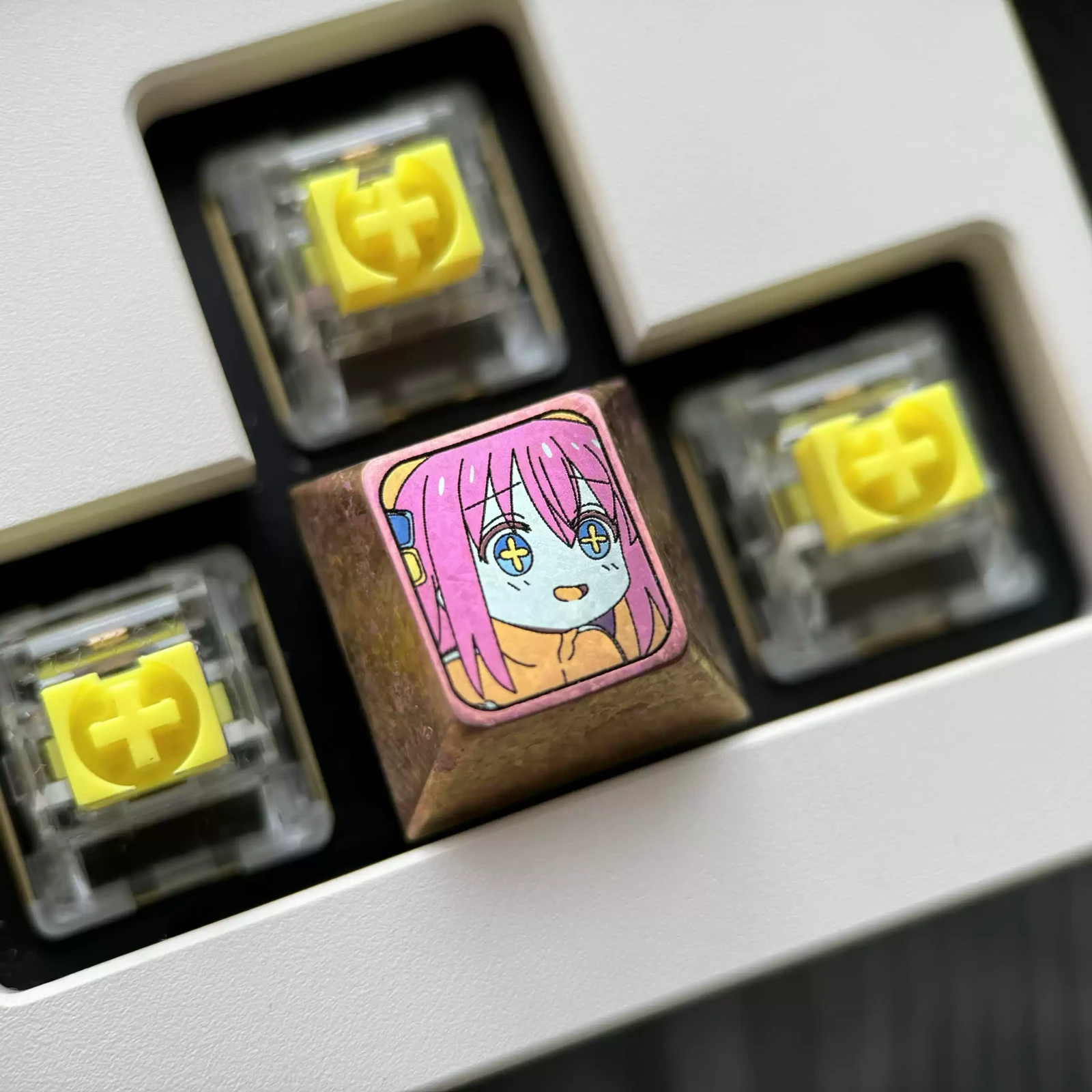 bocchi-the-rock-characters-arrowkey-keycaps-side3