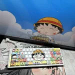 Explore the Chibi Maruko-chan keycap set gallery, featuring vibrant side-engraved characters, playful designs, and brilliant backlit legends.