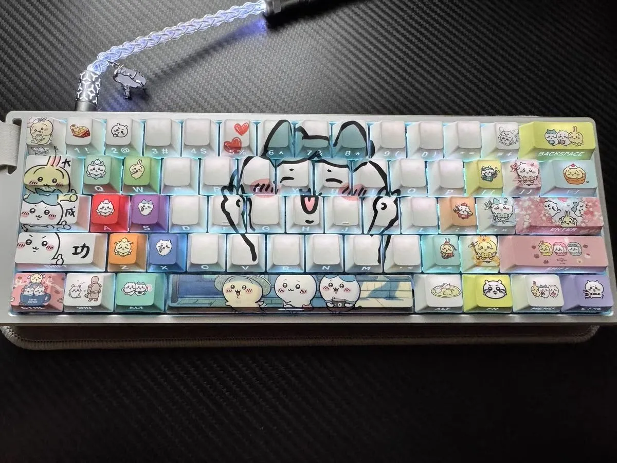 chiikawa-adorable-chiikawa-cherry-keycap-set-upfront