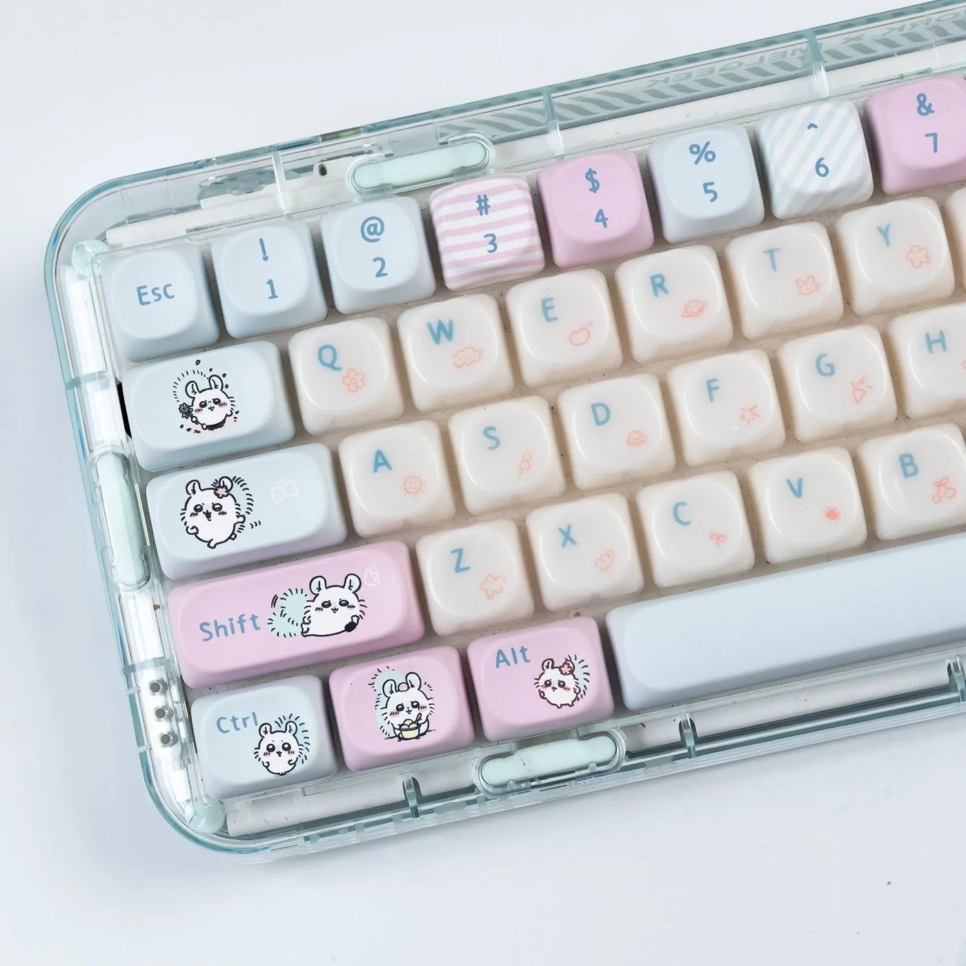 chiikawa-cute-momonga-moa-keycap-set-left