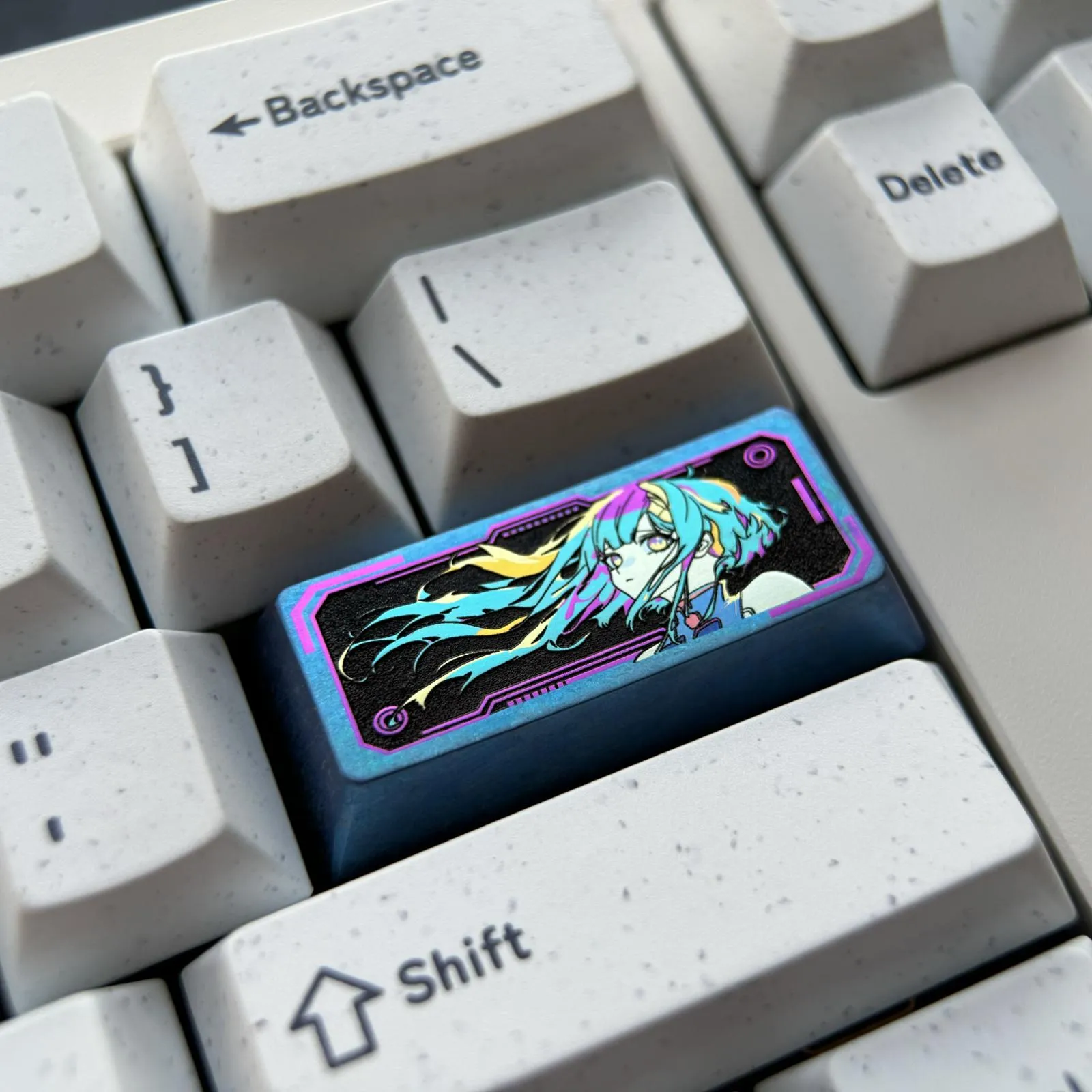 cyberpunk-2077-lucyna-kushinada-enterkey-keycaps-side