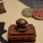 divination-tortoise-shell-keycap-front2
