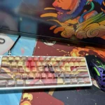 Golden Kuafu chases sun keycap set on five-sided dye-sublimated PBT artisan Kuafu keycap. Intricate ancient Chinese mythological artistry displayed.