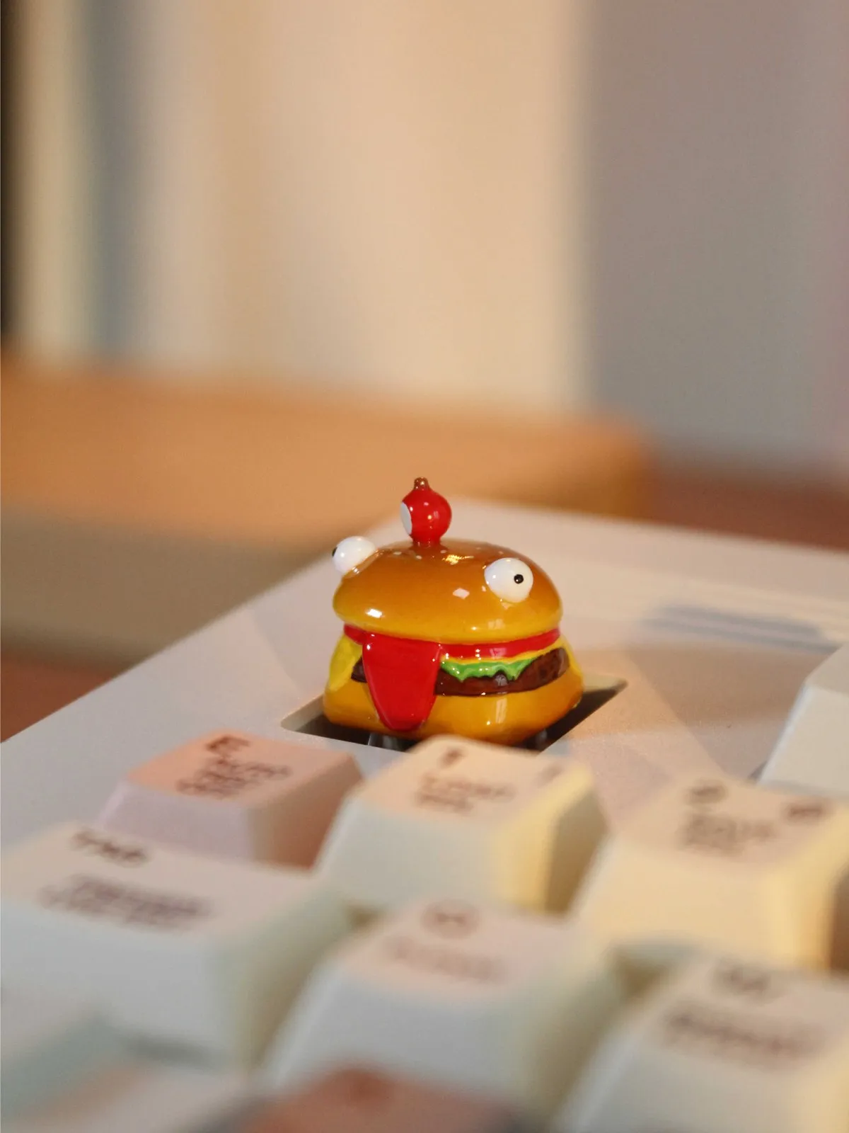 fortnite-durrr-burger-keycap-side