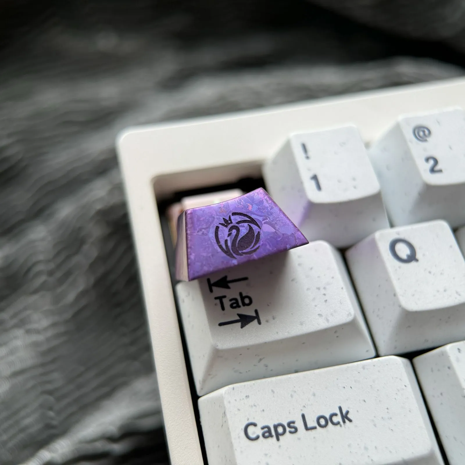 honkai-star-rail-black-swan-keycaps-front