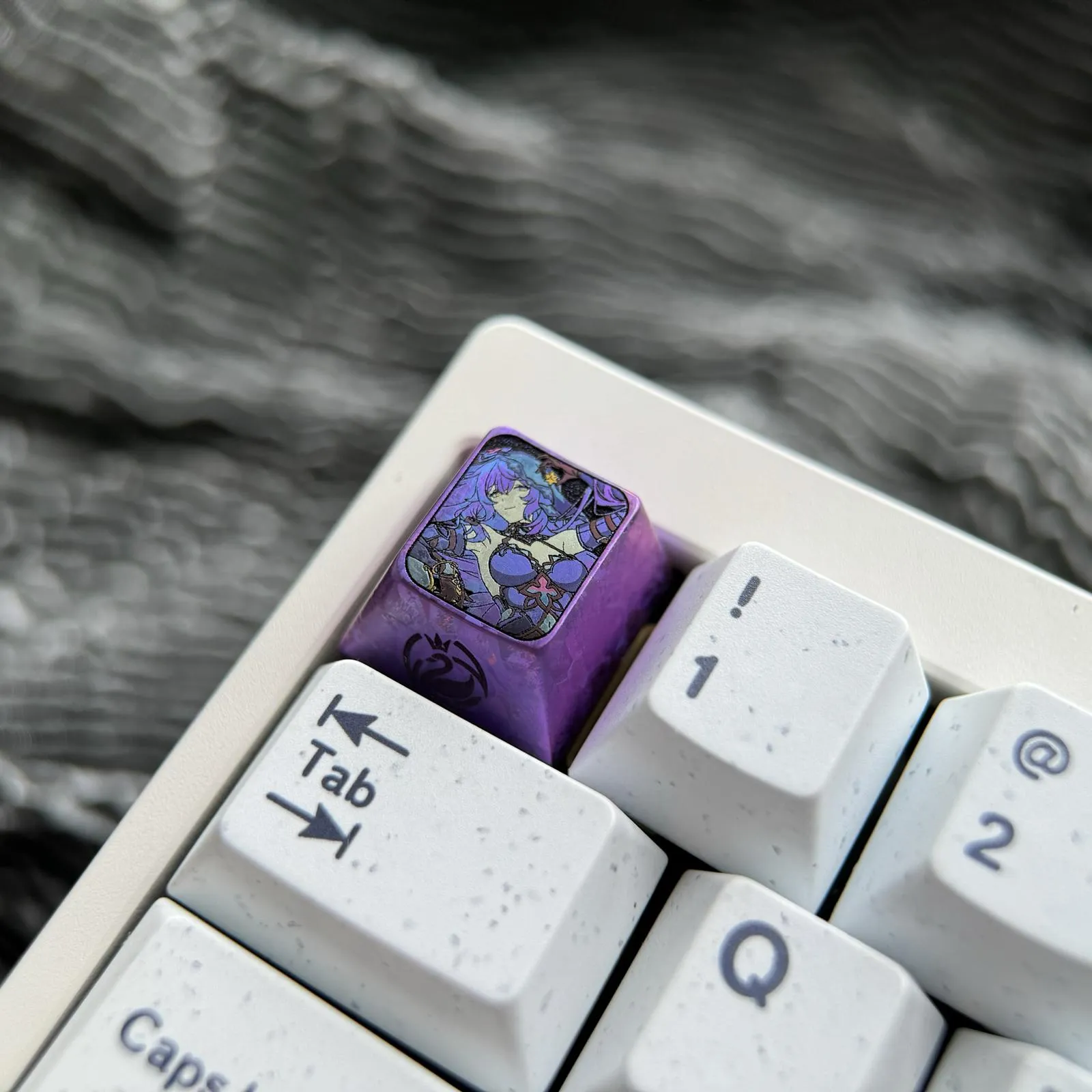 honkai-star-rail-black-swan-keycaps-side