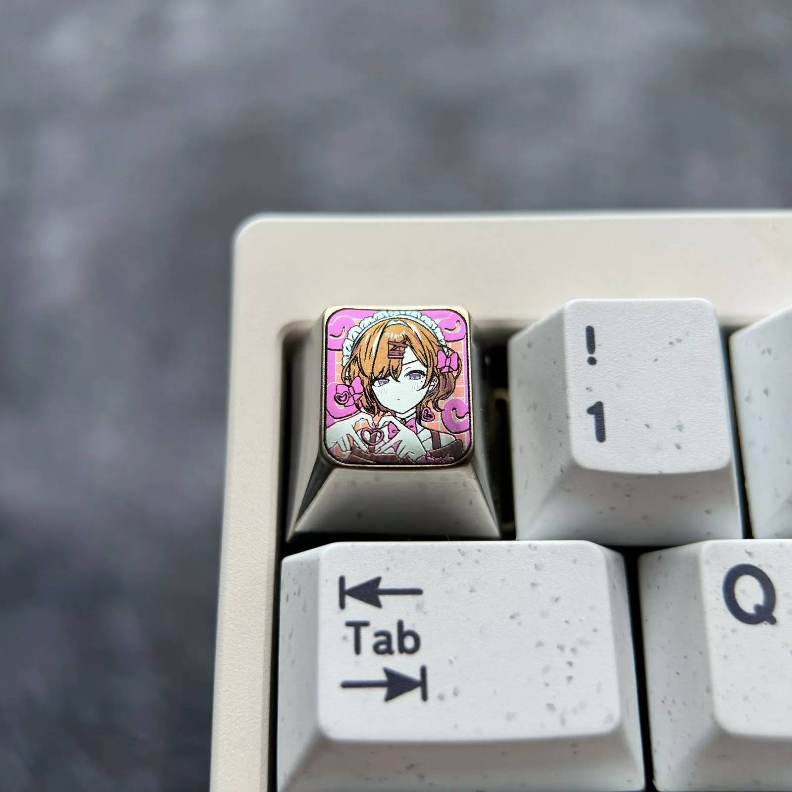 madoka-higuchi-heart-sign-keycaps-grey