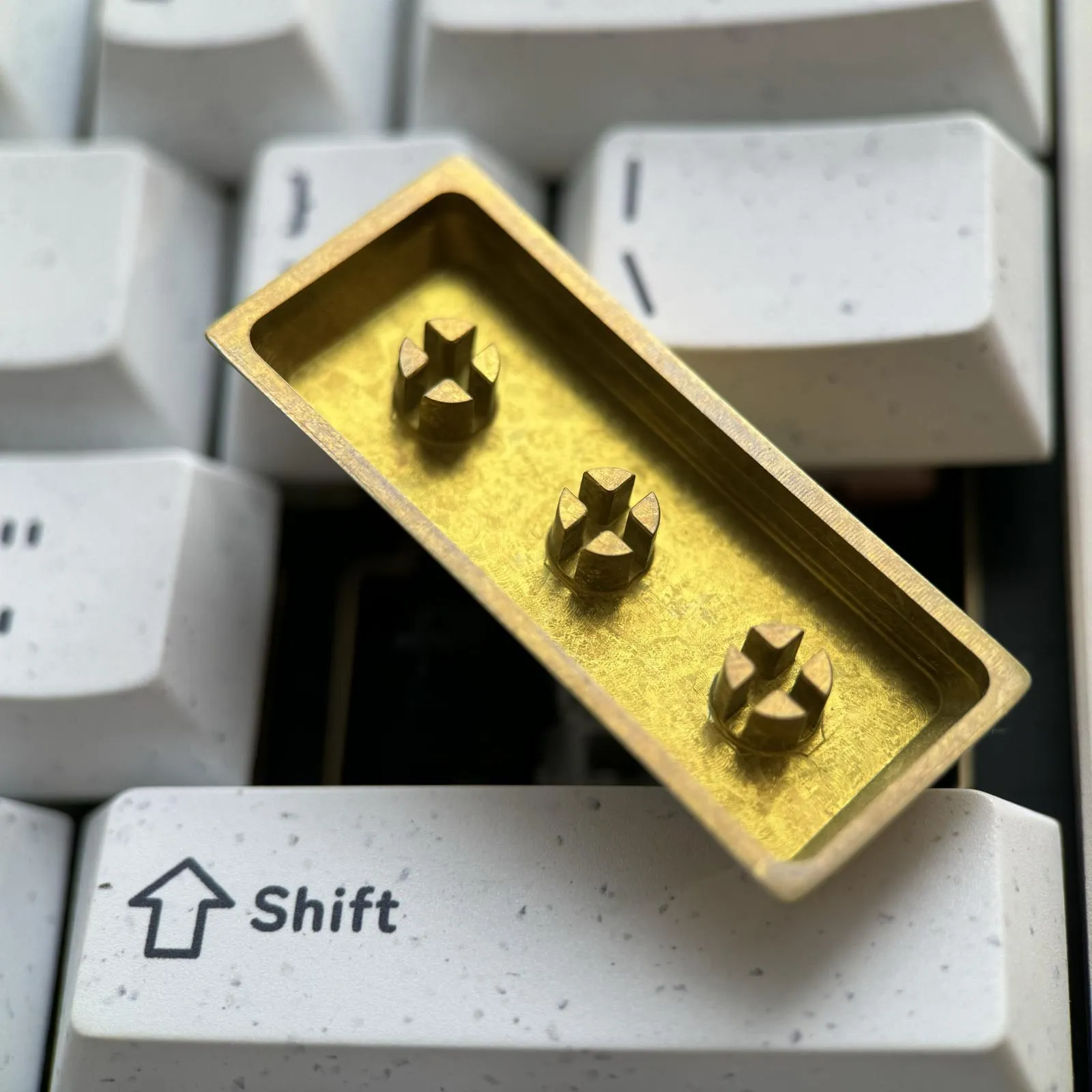 one-piece-nami-enter-key-keycaps-back