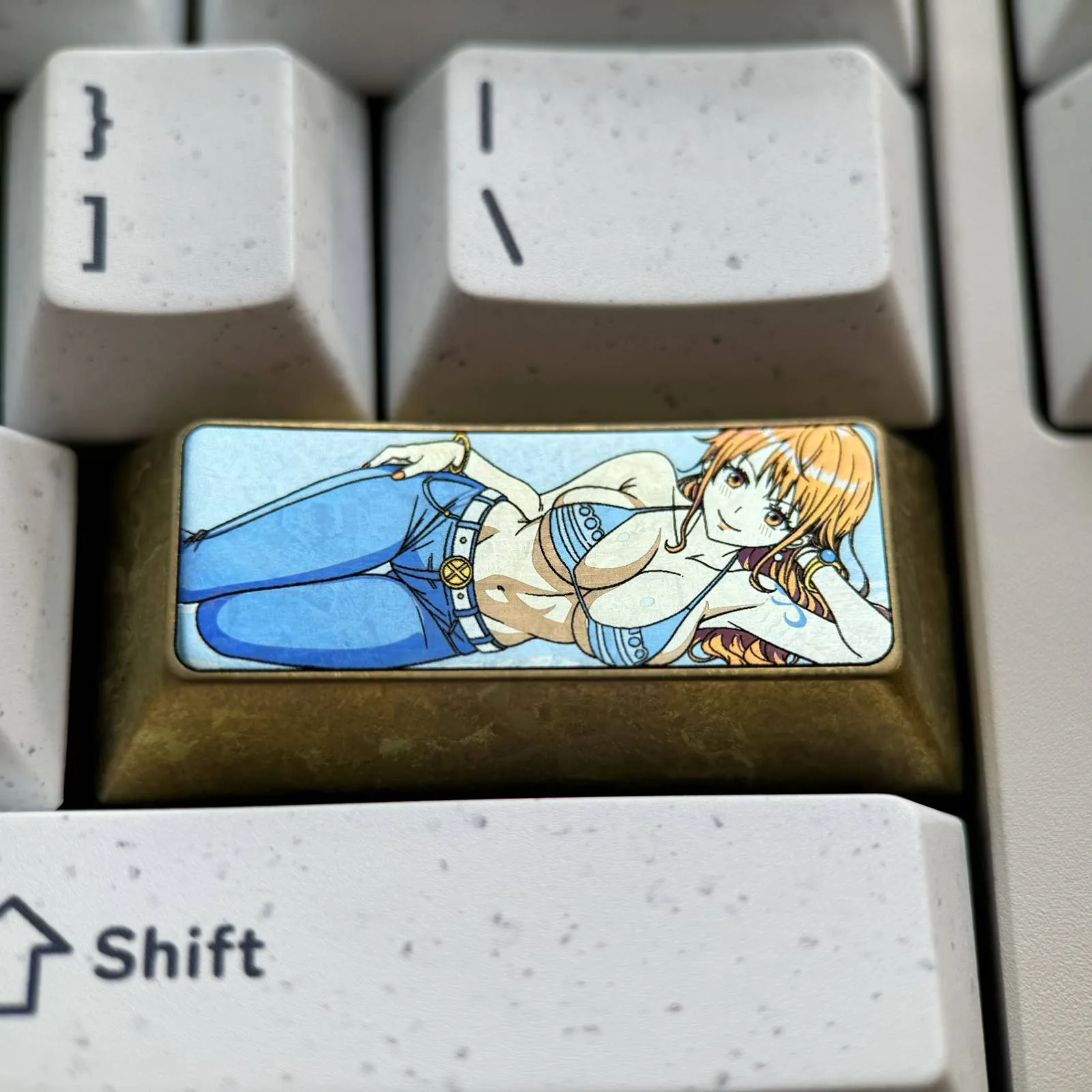 one-piece-nami-enter-key-keycaps-front