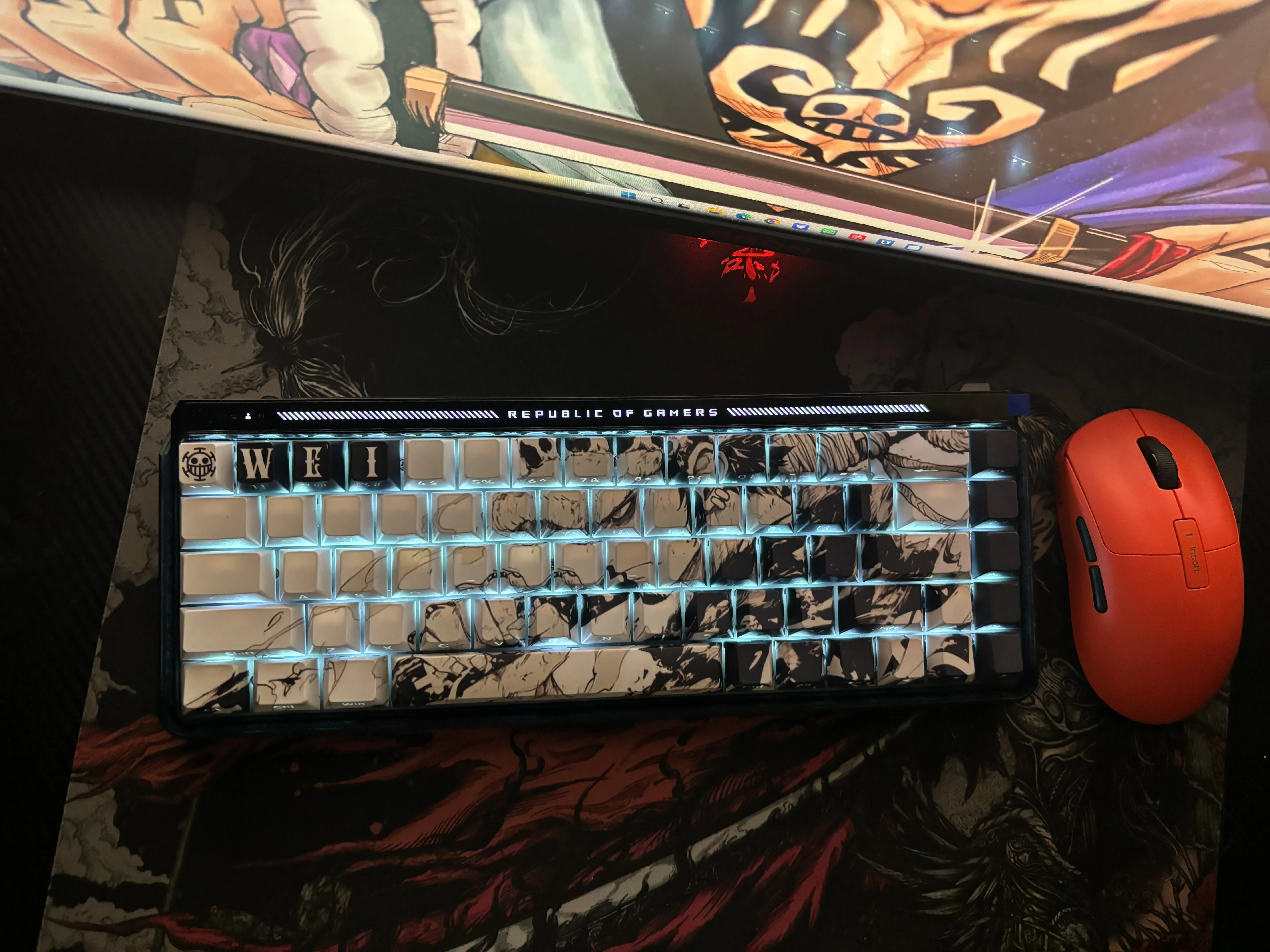 A set of Trafalgar Law-themed keycap Set, displayed from multiple angles, clearly showcases its unique side-printed characters and backlighting effects, injecting the keyboard with the vitality of the ONE PIECE world.