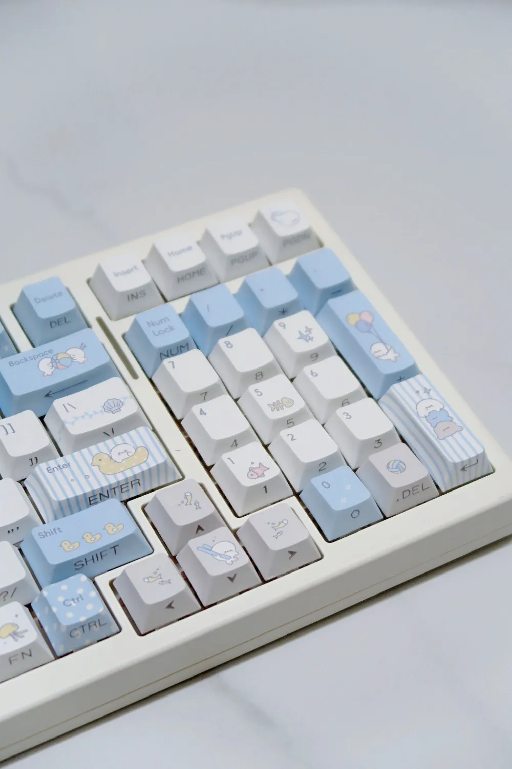 sea-salt-seal-cherry-keycap-set-right2