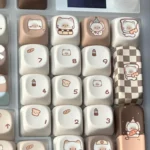 Adorable Siamese cat keycaps, a whimsical bakery-themed gallery. Ergonomic MOA profile, pastel round keycaps feature playful Siamese cats and sweet design.