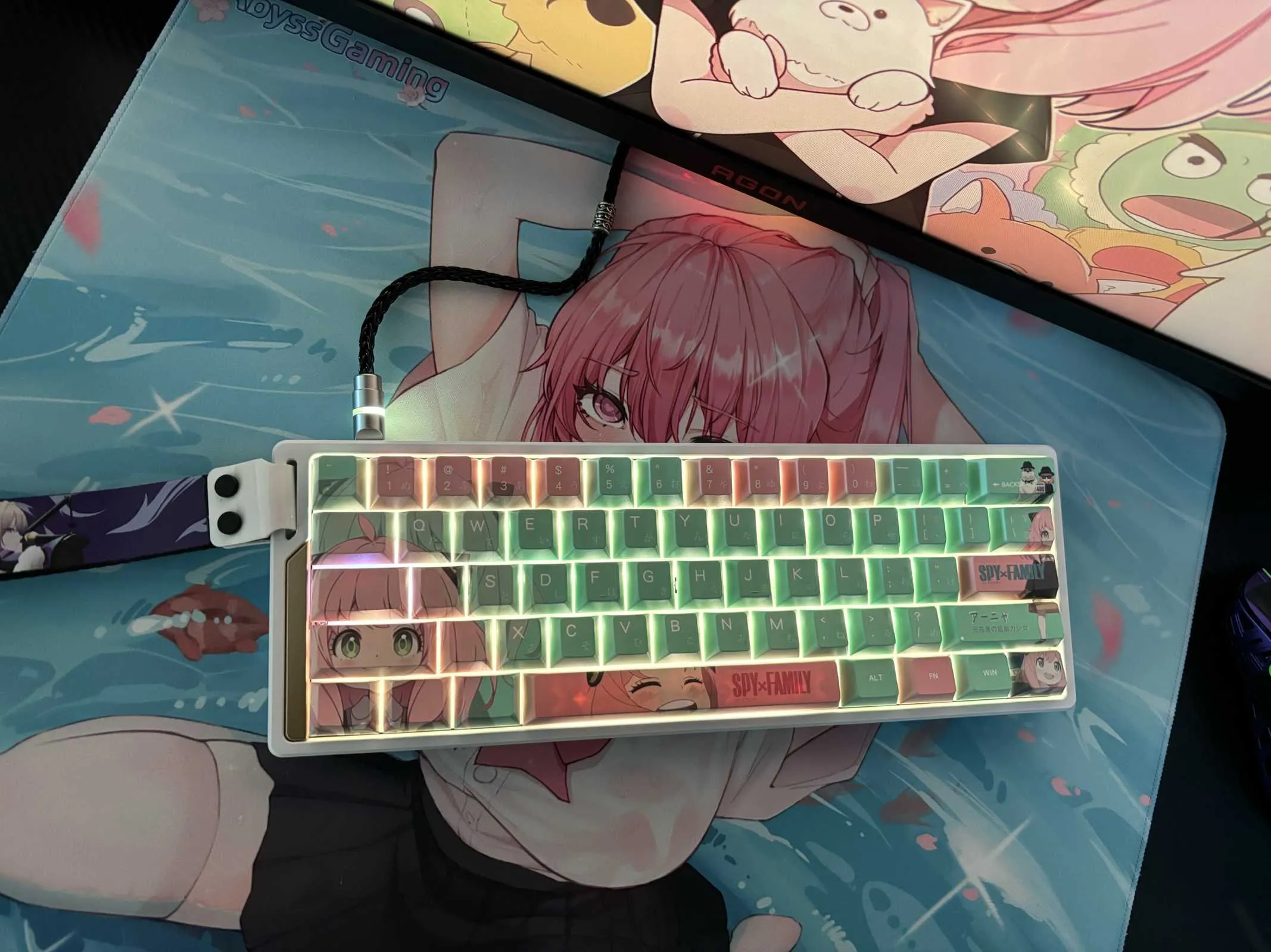 spyxfamily-anya-forger-cherry-keycap-set-upfront2