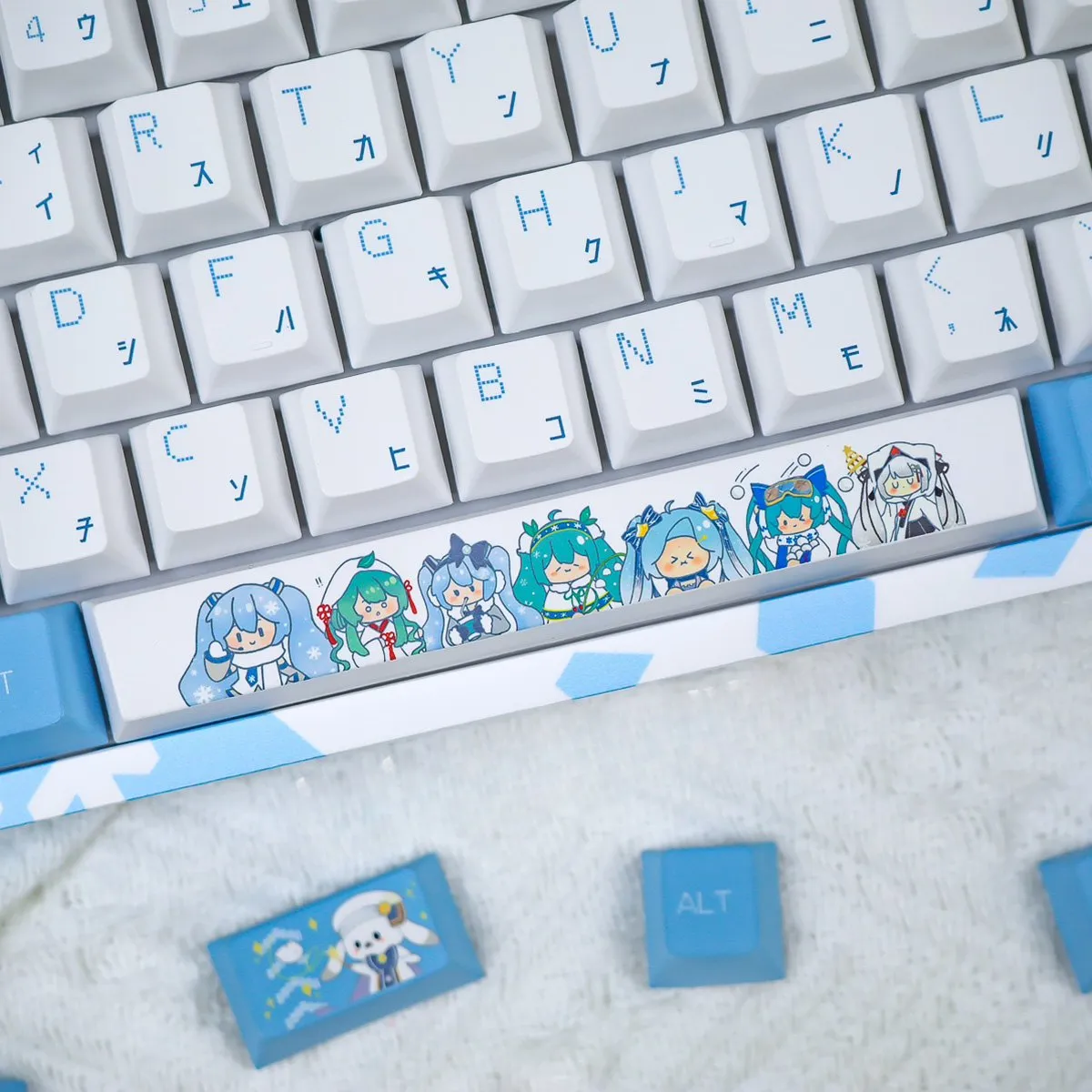 vocaloid-snow-hatsunemiku-keycapset-mechanical-keyboard-upfront