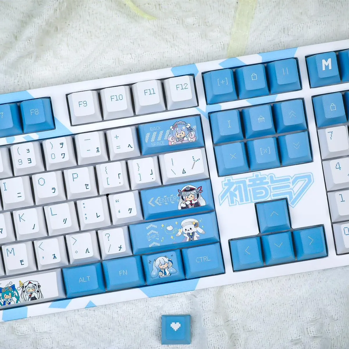 vocaloid-snow-hatsunemiku-keycapset-mechanical-keyboard-upfront2