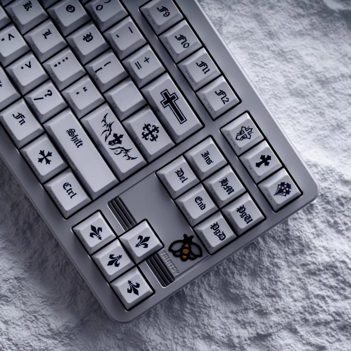 white-chrome-hearts-cherry-keycap-set-right