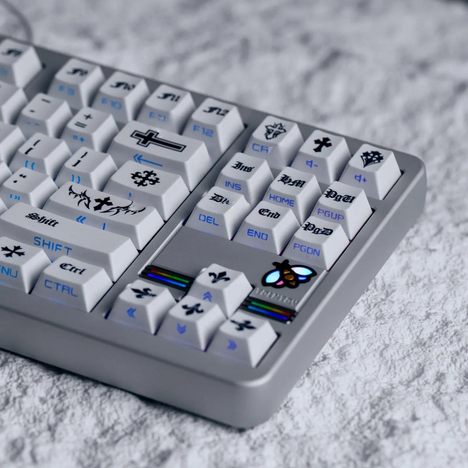 white-chrome-hearts-cherry-keycap-set-right3