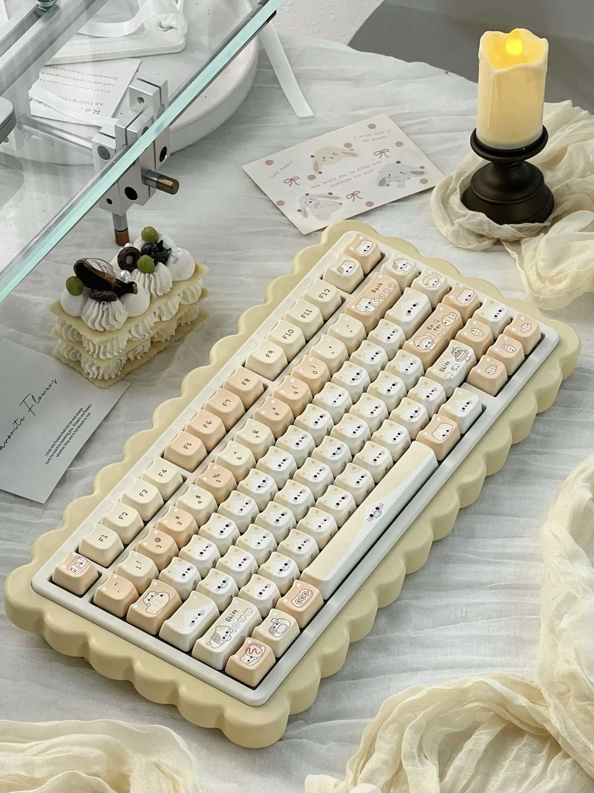 adorable-cat-themed-mao-keycap-set-side2