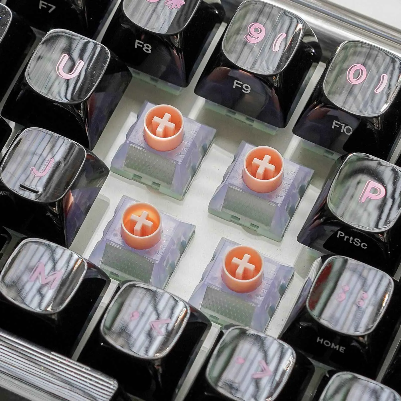 black-mirror-base68-trimode-mechanical-keyboard-detail