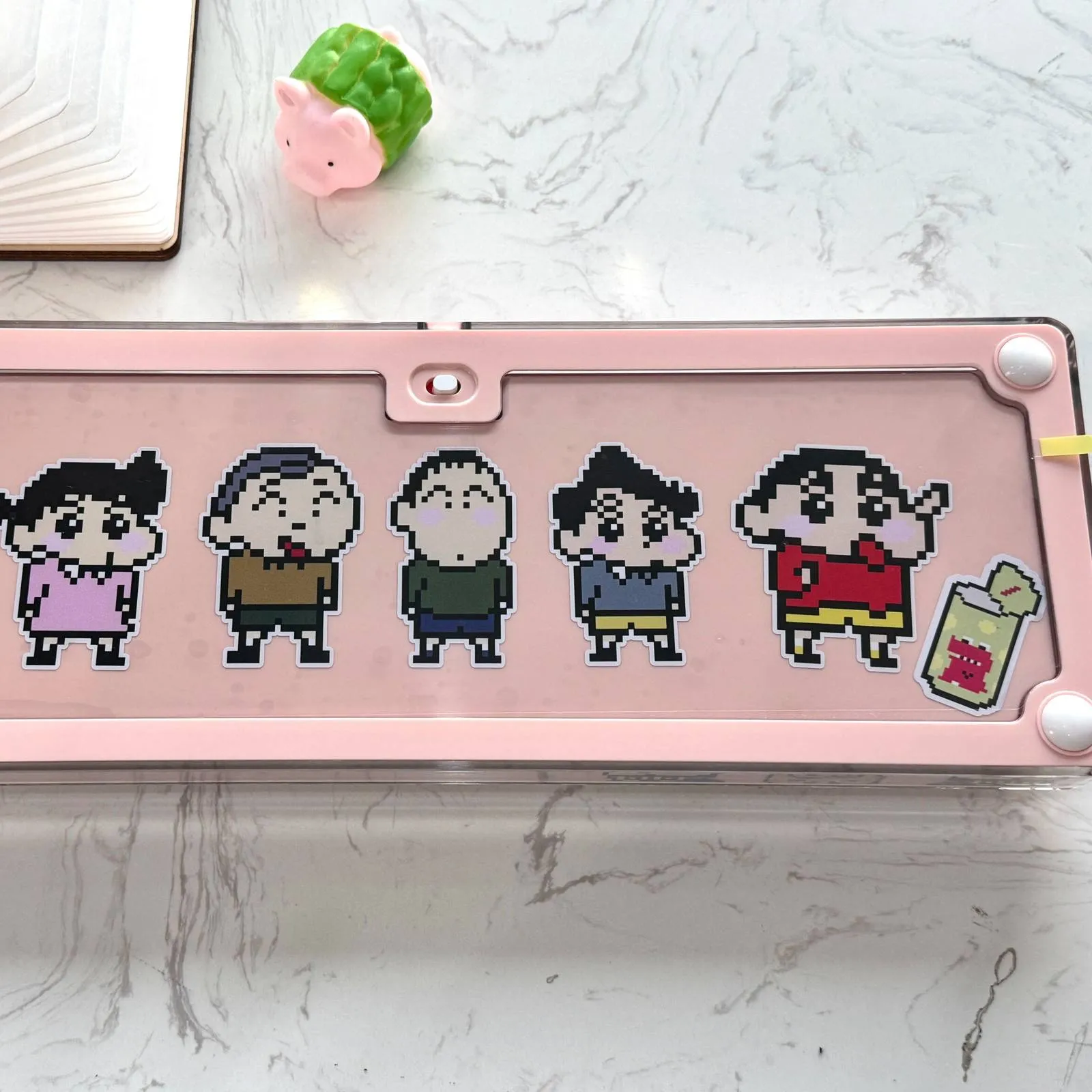 crayonshinchan-characters-base68-trimode-mechanical-keyboard-back