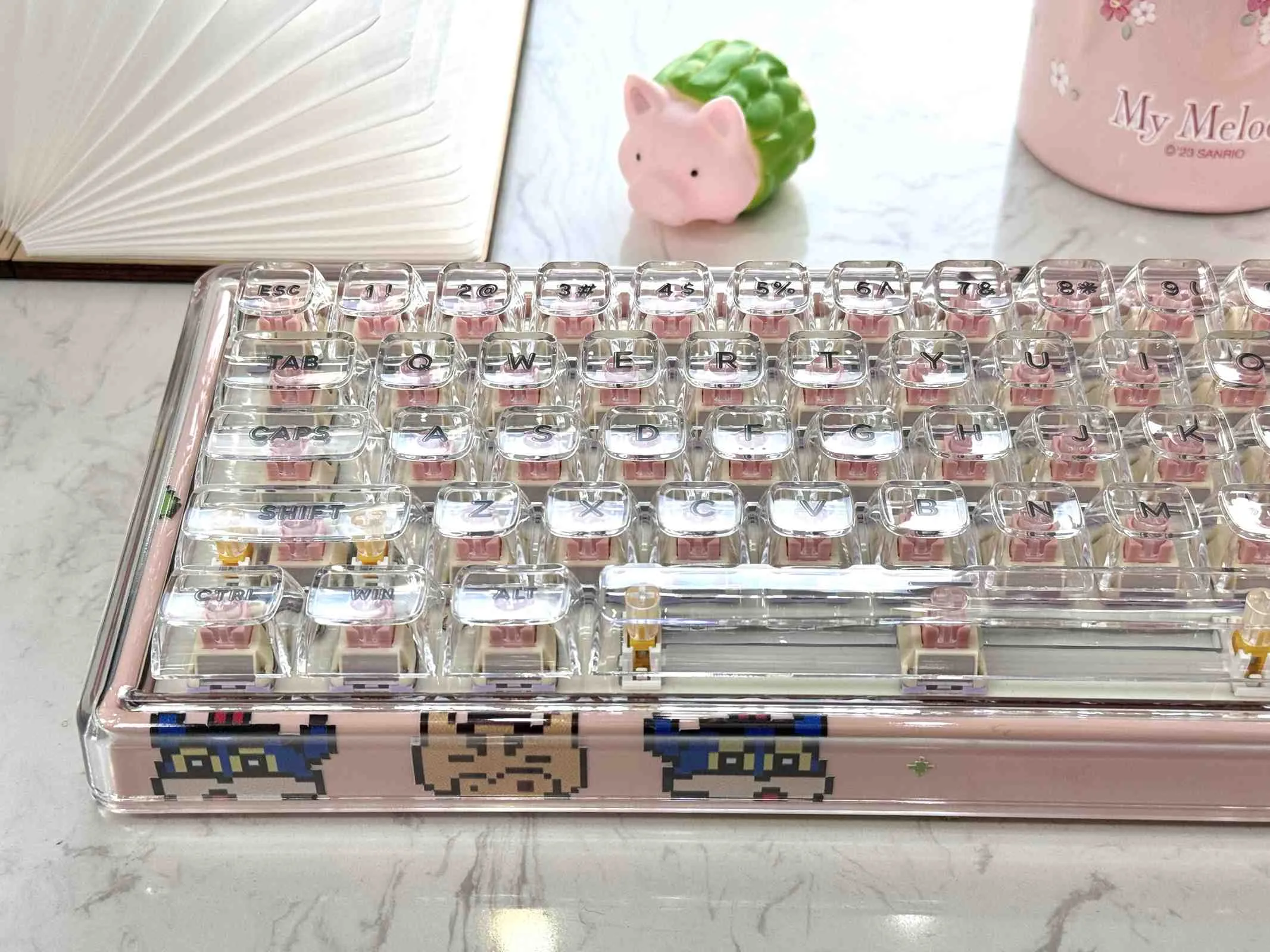 crayonshinchan-characters-base68-trimode-mechanical-keyboard-left2